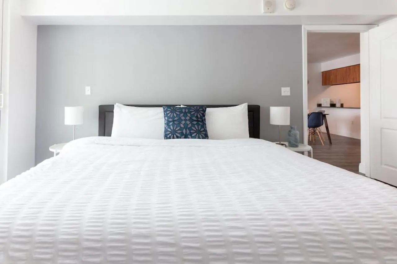 Super Cool 1br In Brickell With Parking Holiday home