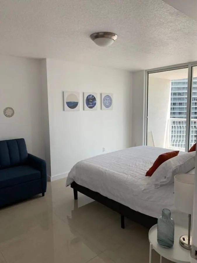 Sunshine Ocean And Views 1 Bedroom Paradise With Parking Miami