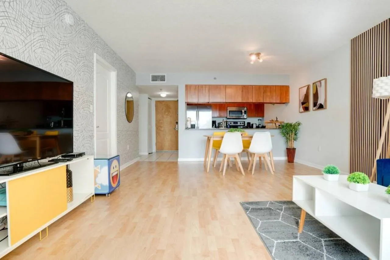 Semesterbostad Ocean And Views Lux Brickell Sleeps 4, King Bed *