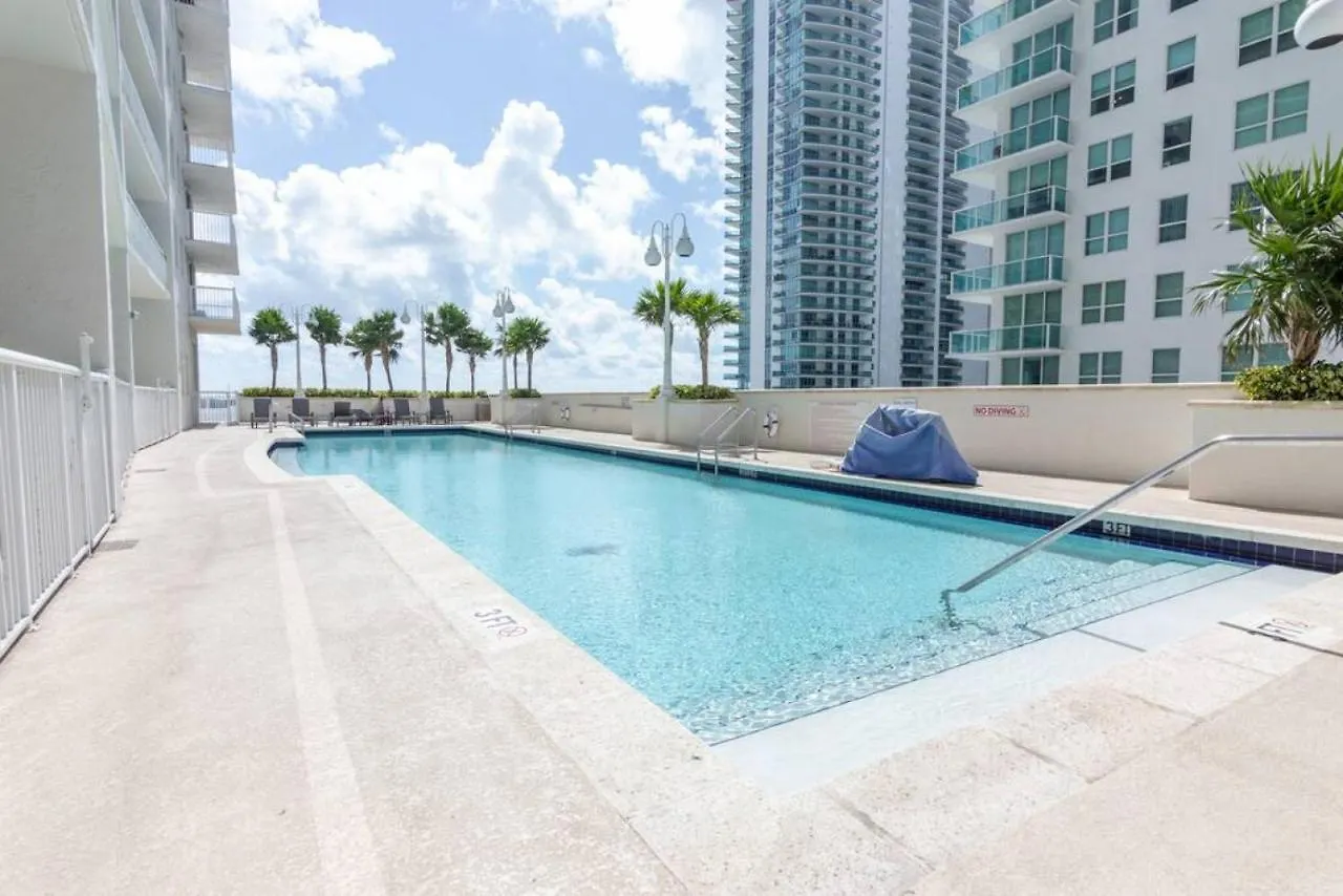 Super Cool 1br In Brickell With Parking