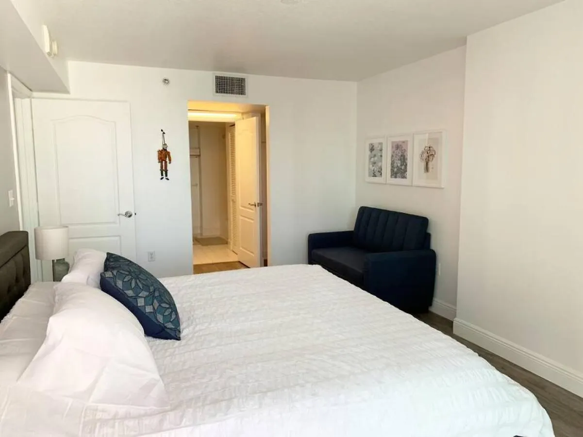 Super Cool 1br In Brickell With Parking Miami