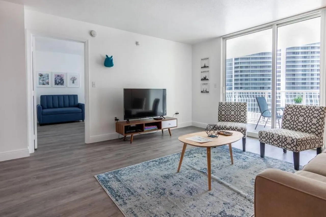 Super Cool 1br In Brickell With Parking Holiday home *