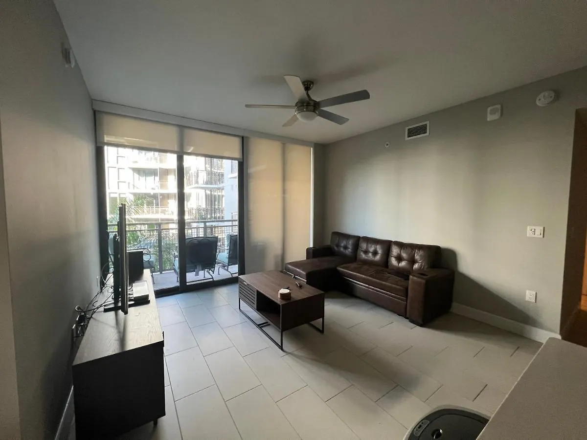 Upscale 2-bedroom Balcony And Pool View & Luxury Amenities In Miami-doral, Mins To Intl