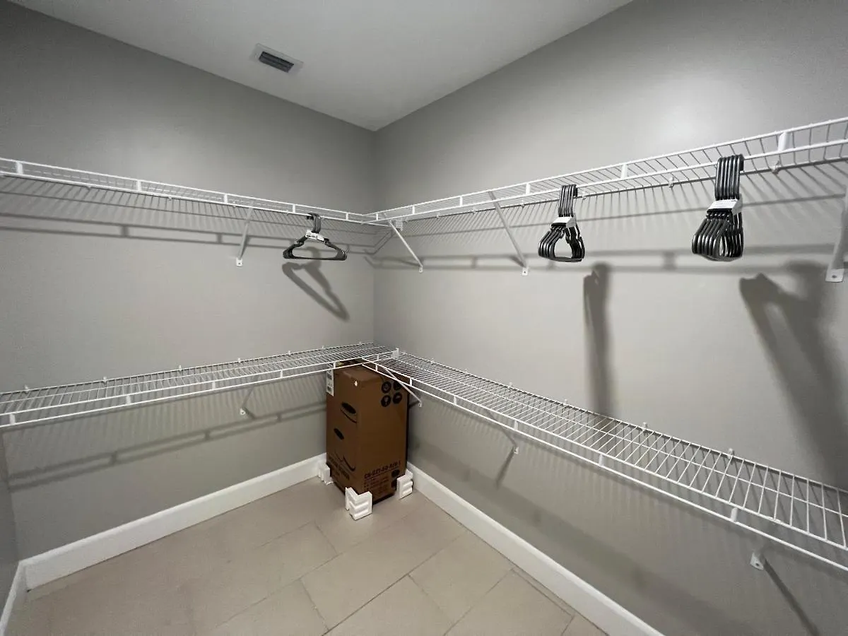 Apartment Upscale 2-bedroom Balcony And Pool View & Luxury Amenities In Miami-doral, Mins To Intl Miami
