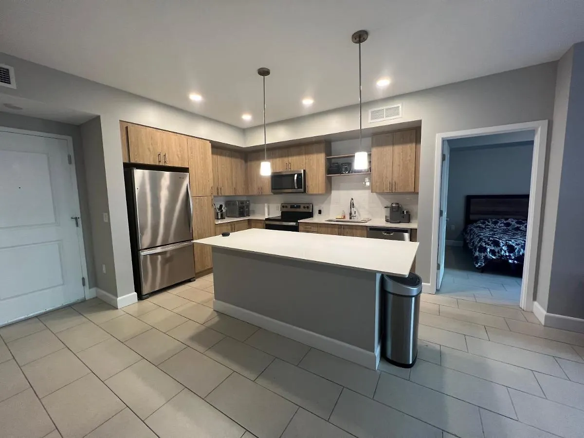 Upscale 2-bedroom Balcony And Pool View & Luxury Amenities In Miami-doral, Mins To Intl Apartment *
