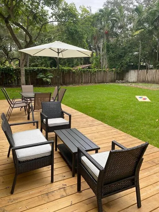 Holiday home Spacious Tropical Oasis - 1/2 Acre In Heart Of Mia Miami