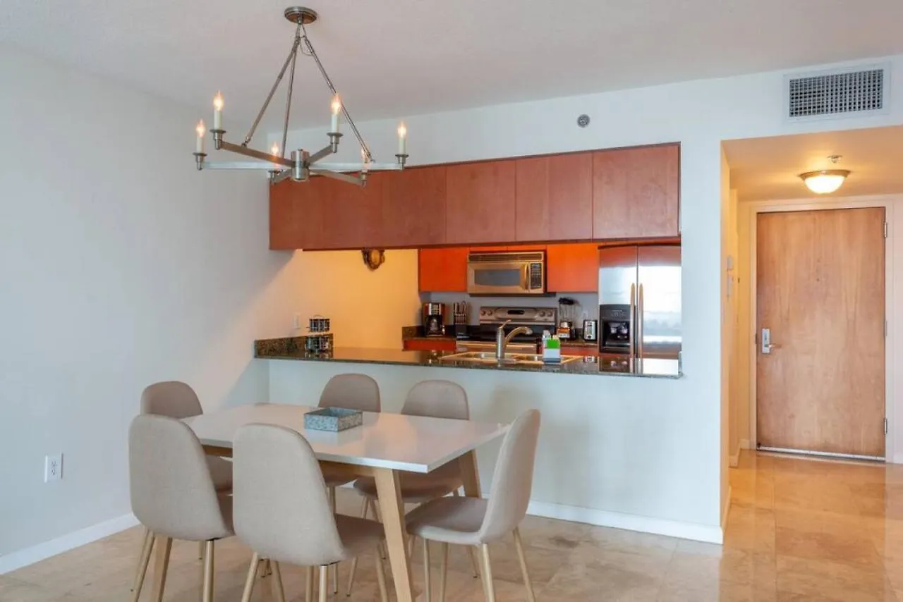 Holiday home Ocean And Views Lux Brickell Sleeps, 4 King Bd *