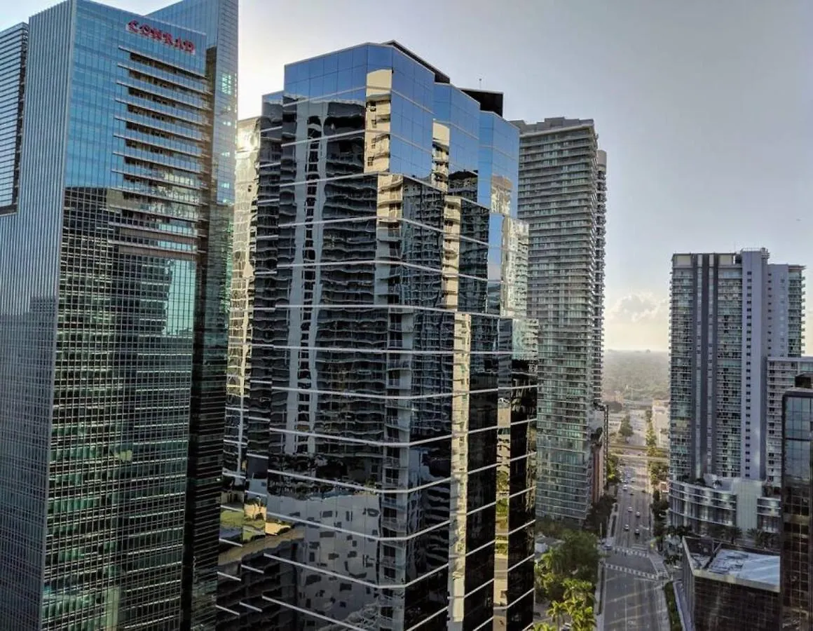 Ocean And Views Lux Brickell Sleeps 4, King Bed