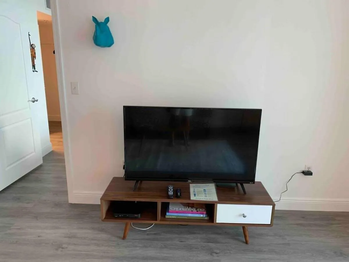 Super Cool 1br In Brickell With Parking Miami