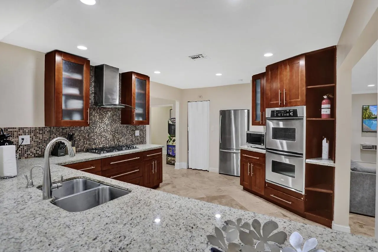 Casa Ria Luxury House & Private Pool Near Aventura Mall * Miami