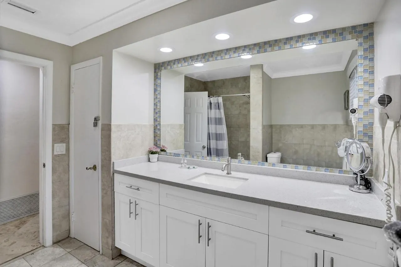 Villa Casa Ria Luxury House & Private Pool Near Aventura Mall Miami