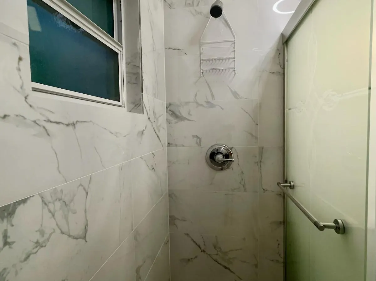 Designer House 3 Bed King Bed Close To South Beach בית נופש מיאמי