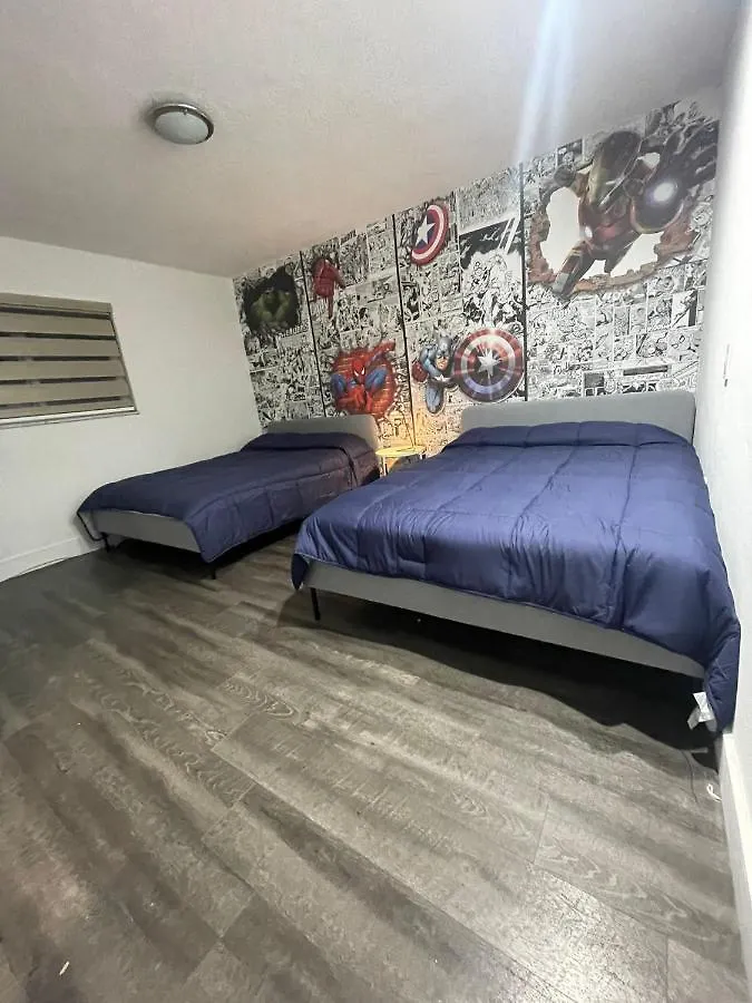 Cozy Triplex Centrally Located * Μαϊάμι