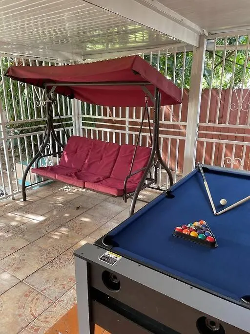 Modern 3-bedroom W/ Backyard *