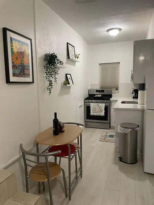 Comfortable Modern Apartment- Location. 迈阿密