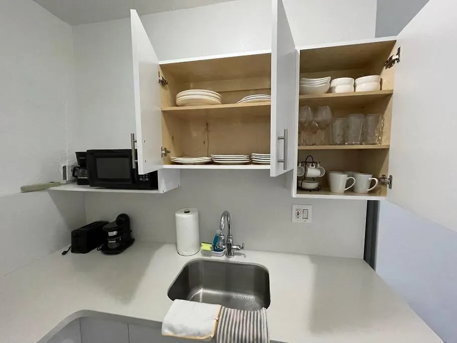 Comfortable Modern Apartment- Location. Apartmán *
