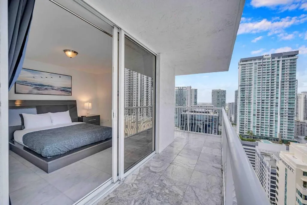 Iconic High Floor 3 Bedrooms In The Heart Of Apartment Miami