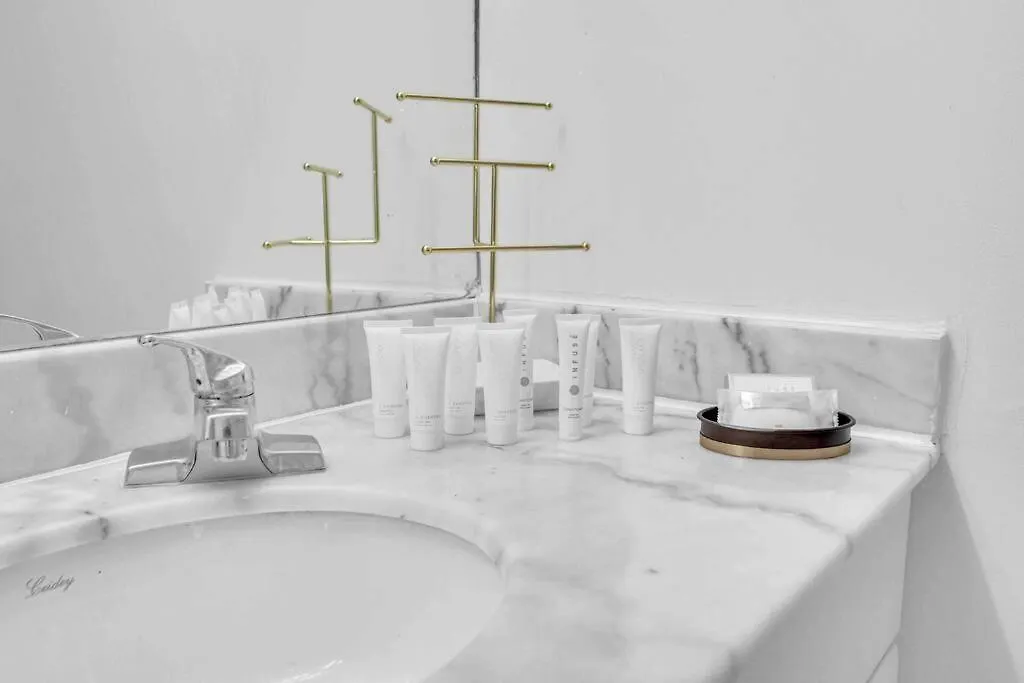 Iconic High Floor 3 Bedrooms In The Heart Of * Miami