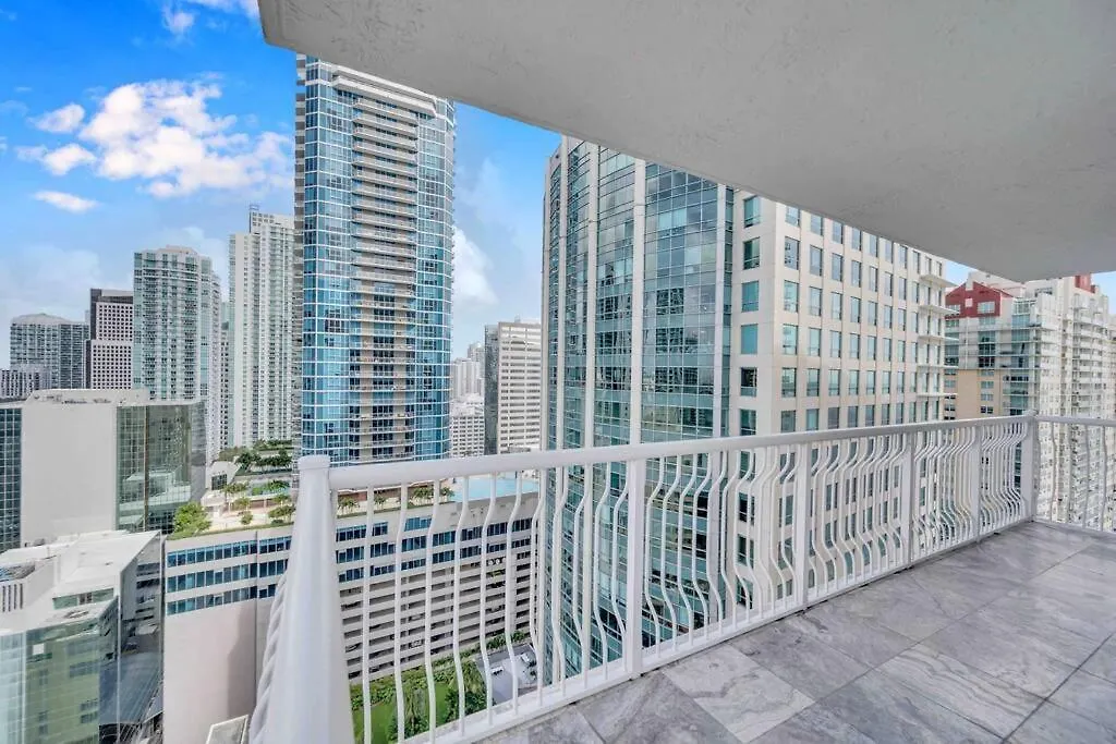 Iconic High Floor 3 Bedrooms In The Heart Of Miami