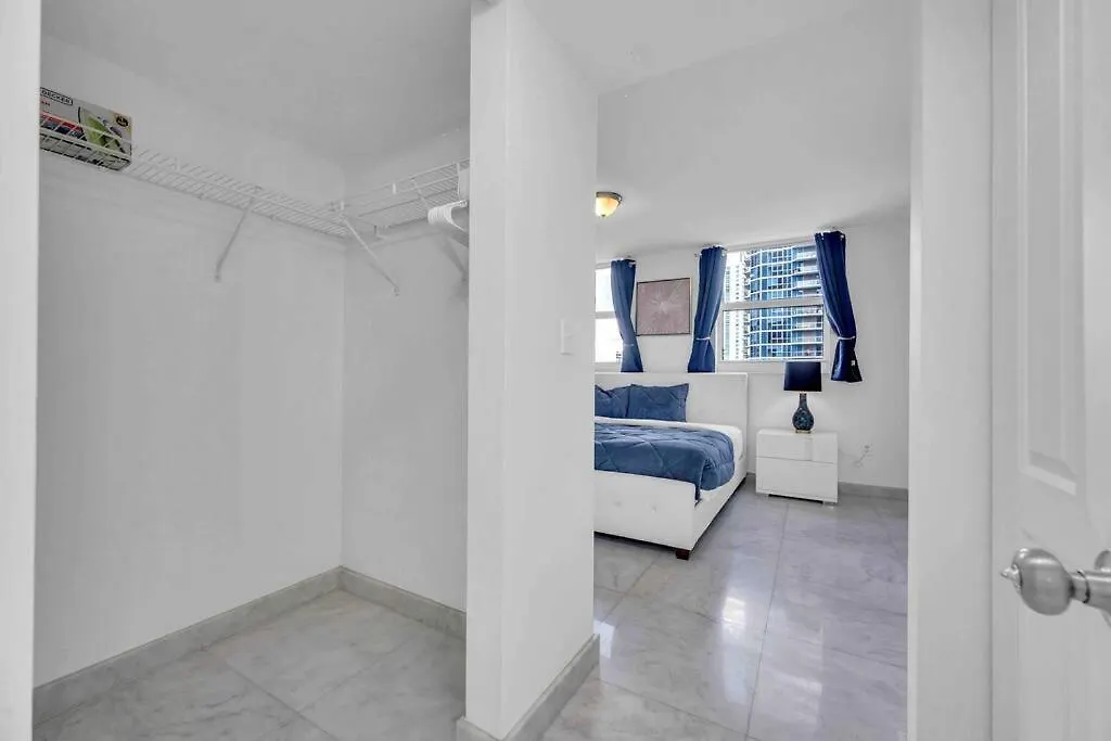 Iconic High Floor 3 Bedrooms In The Heart Of Apartment