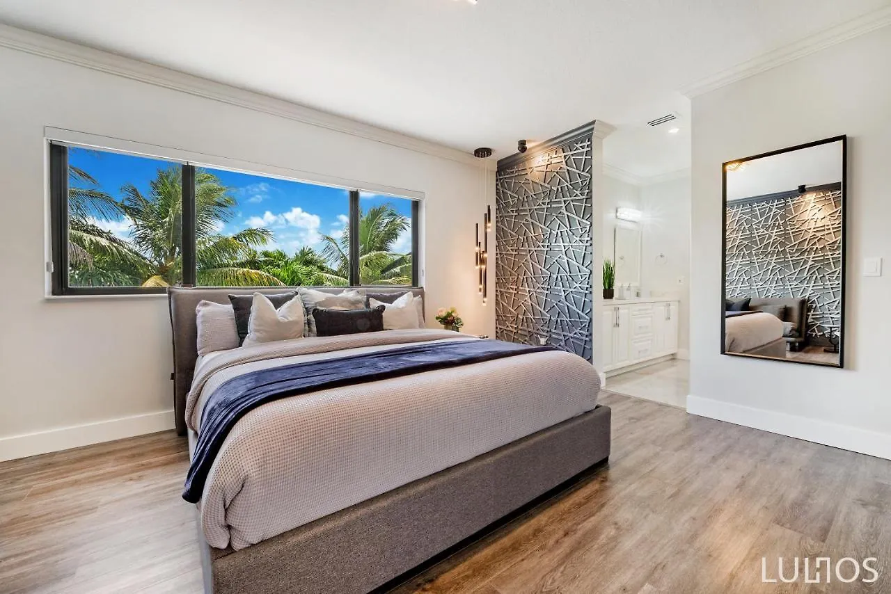 Holiday home Luxury Oasis - Heated Pool, Game Extravaganza L44 *