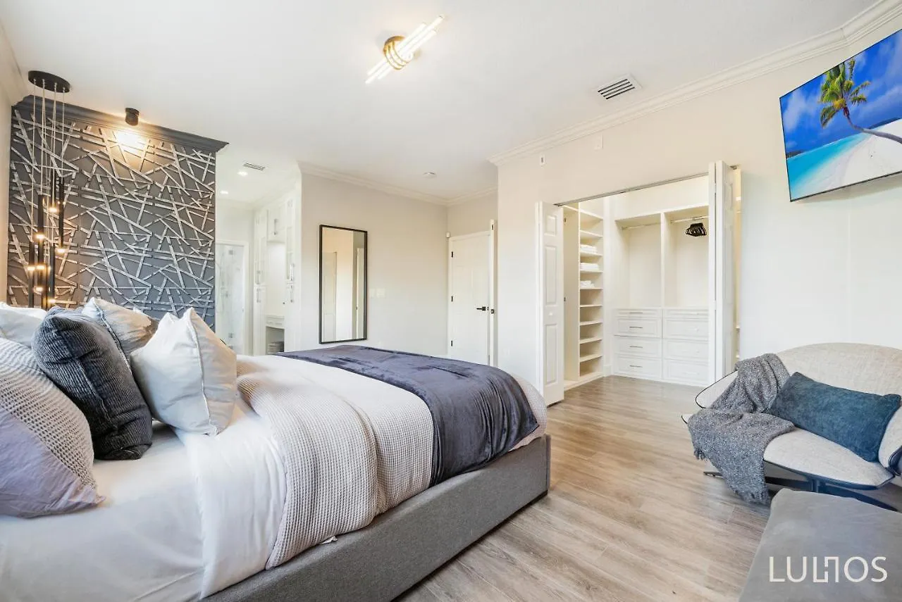 Luxury Oasis - Heated Pool, Game Extravaganza L44 Holiday home *