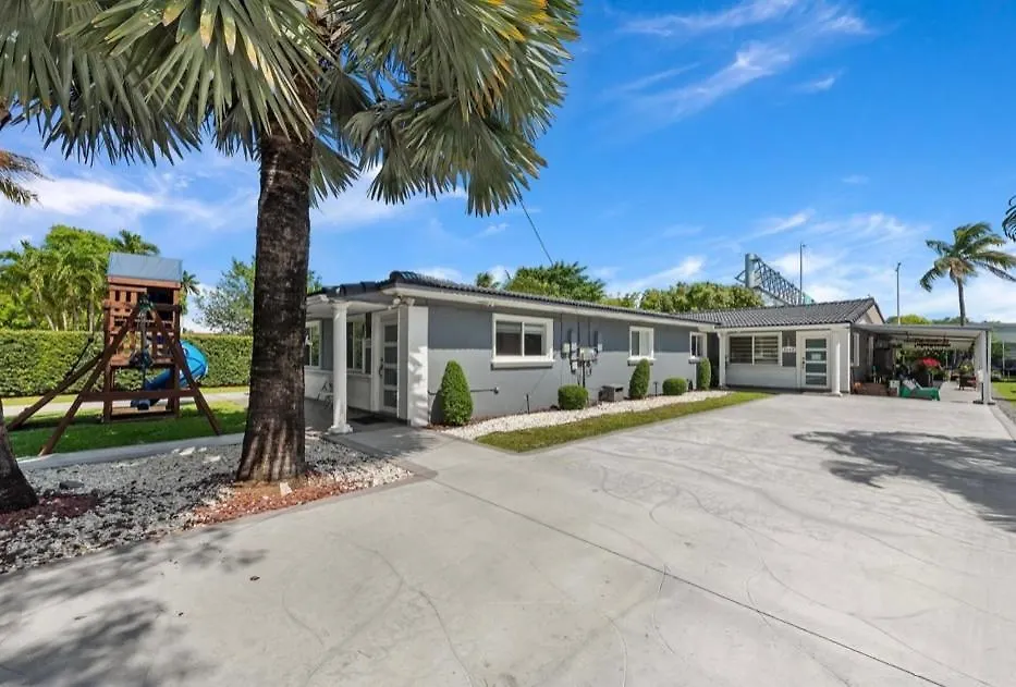 Cozy Triplex Centrally Located * Μαϊάμι