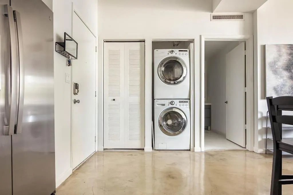 1br Loft In Downtown With Bay View And Workspace Apartment Miami