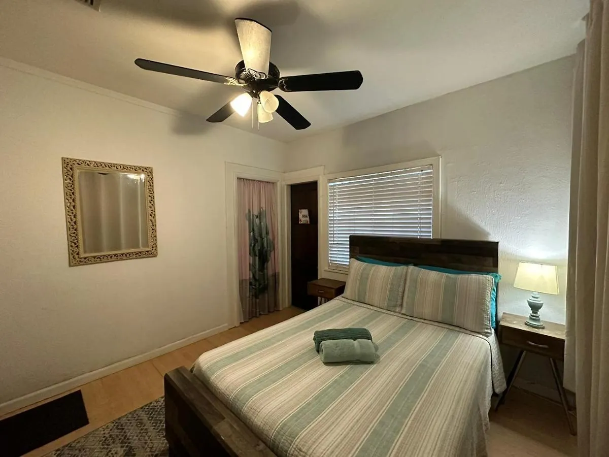 A Peaceful In Guest house Miami
