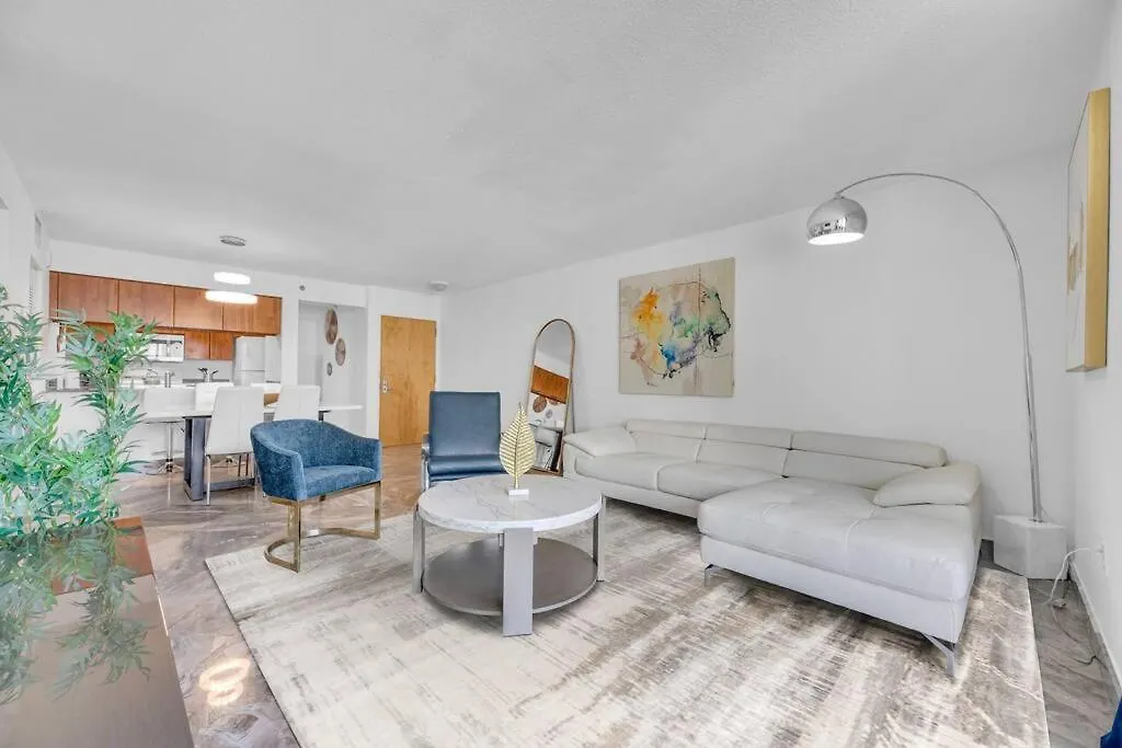 Iconic High Floor 3 Bedrooms In The Heart Of Apartment