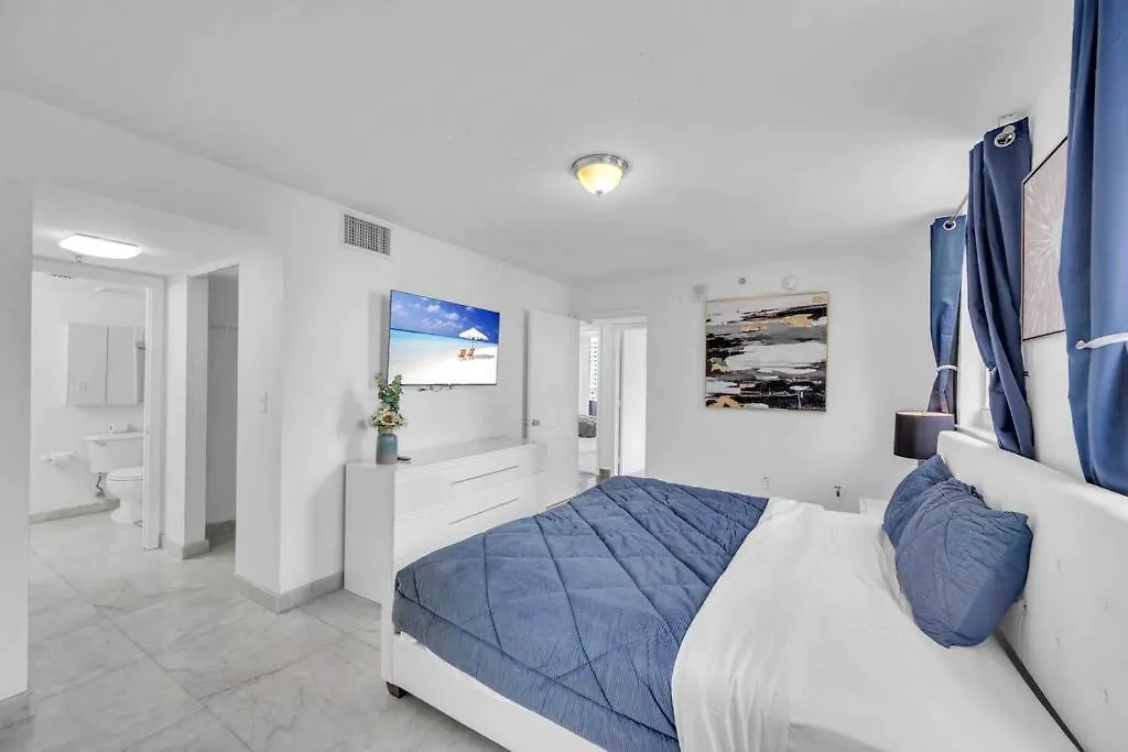 Iconic High Floor 3 Bedrooms In The Heart Of Apartment *