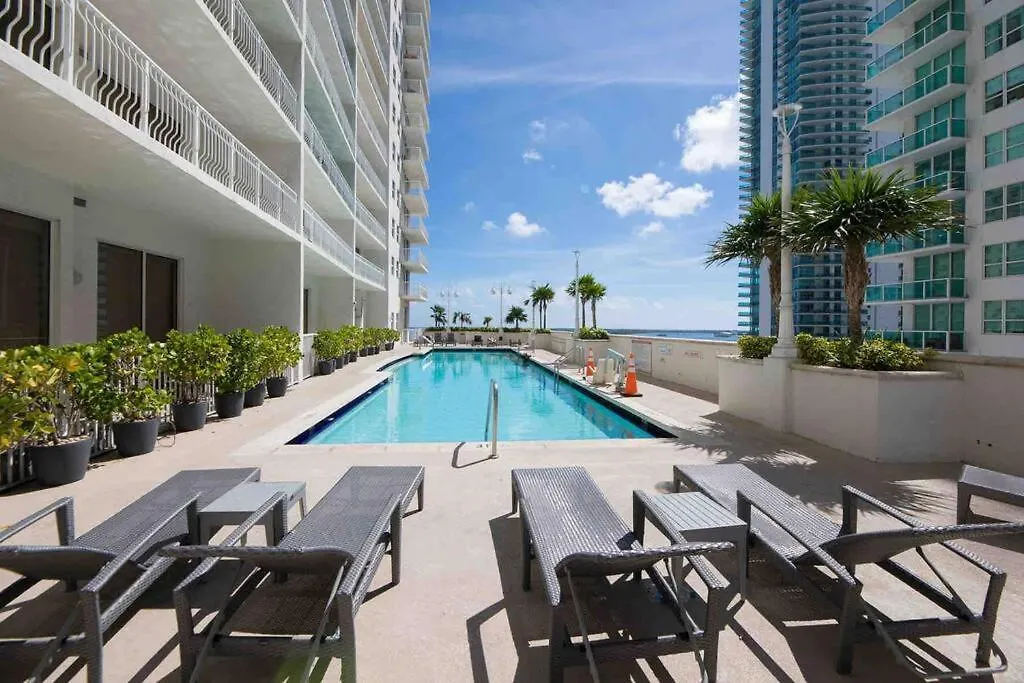 Iconic High Floor 3 Bedrooms In The Heart Of *
