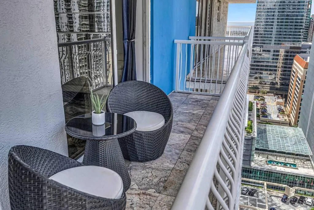 Iconic High Floor 3 Bedrooms In The Heart Of