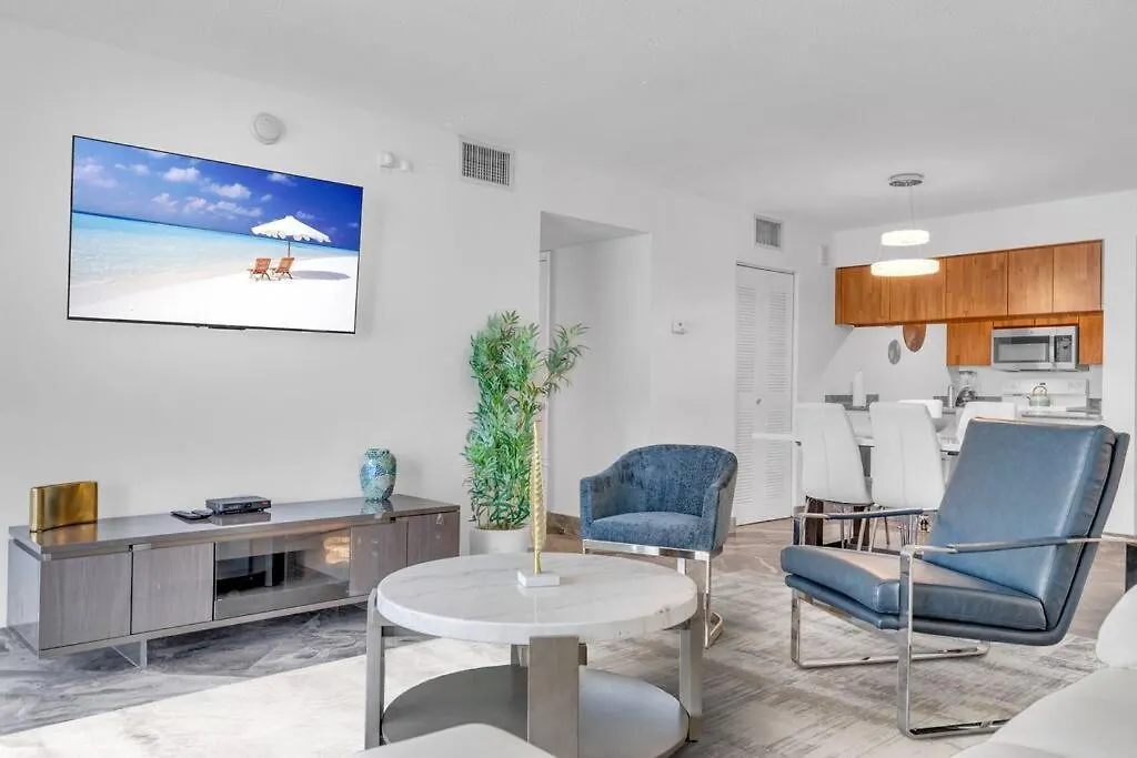 Iconic High Floor 3 Bedrooms In The Heart Of Apartment