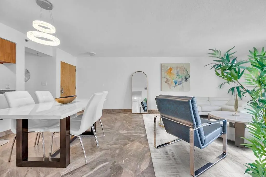 Iconic High Floor 3 Bedrooms In The Heart Of Miami
