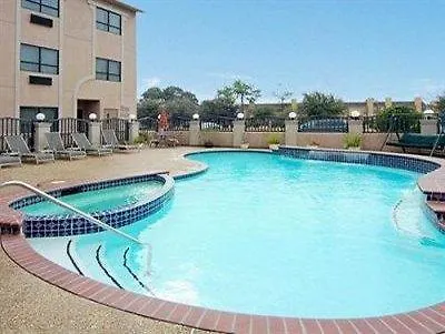 Hotel Comfort Miami Airport North 3*