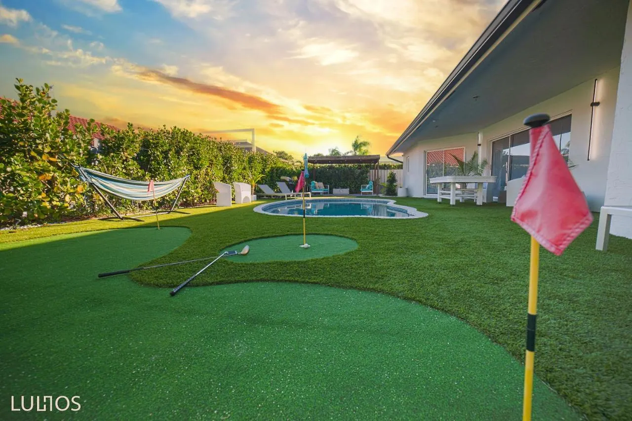 Breezy Oasis With Pooltable, Heated Pool, Golf & Gazeebo L29 度假居
