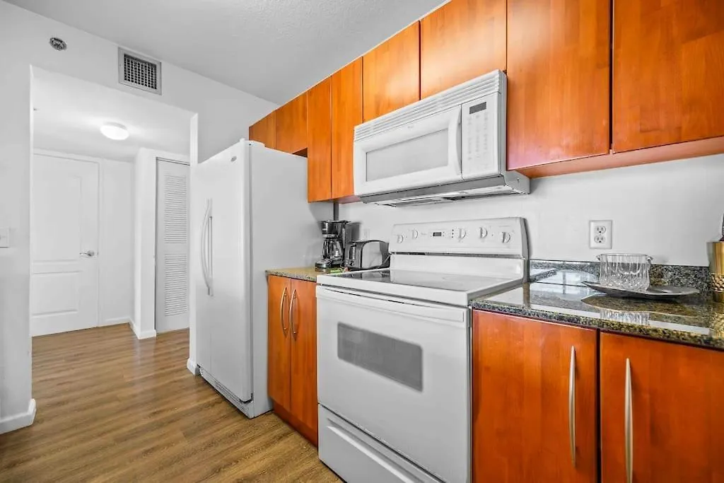 Amazing Cozy In Brickell Apartment *