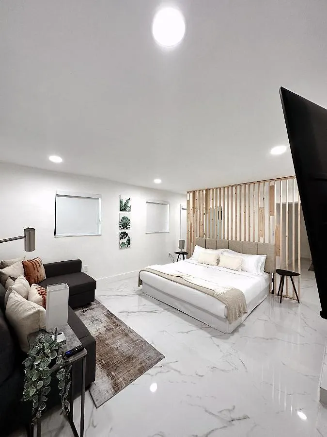 New Comfy And Modern House Near Airport Holiday home *
