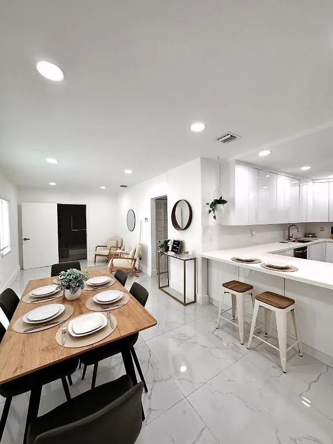Holiday home New Comfy And Modern House Near Airport *