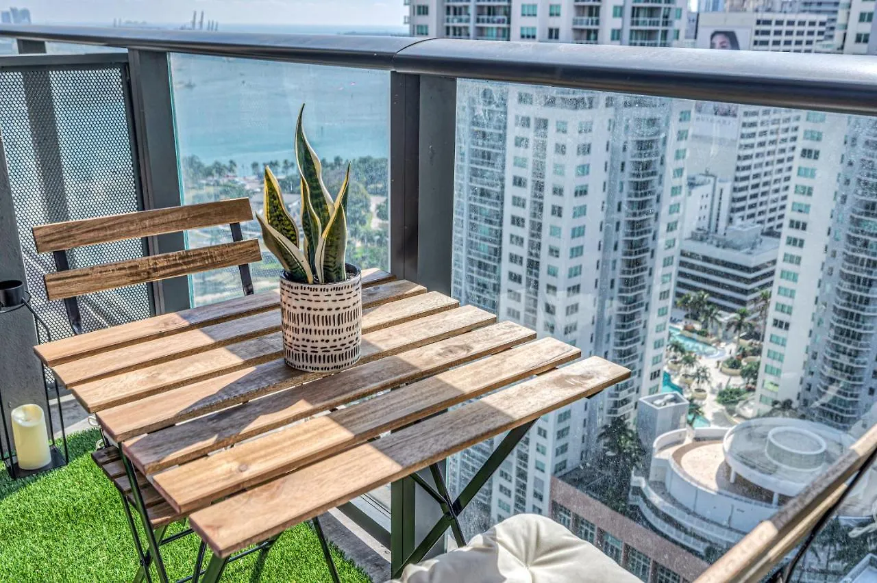 Luxury Studio In Heart Of Downtown With Ocean View