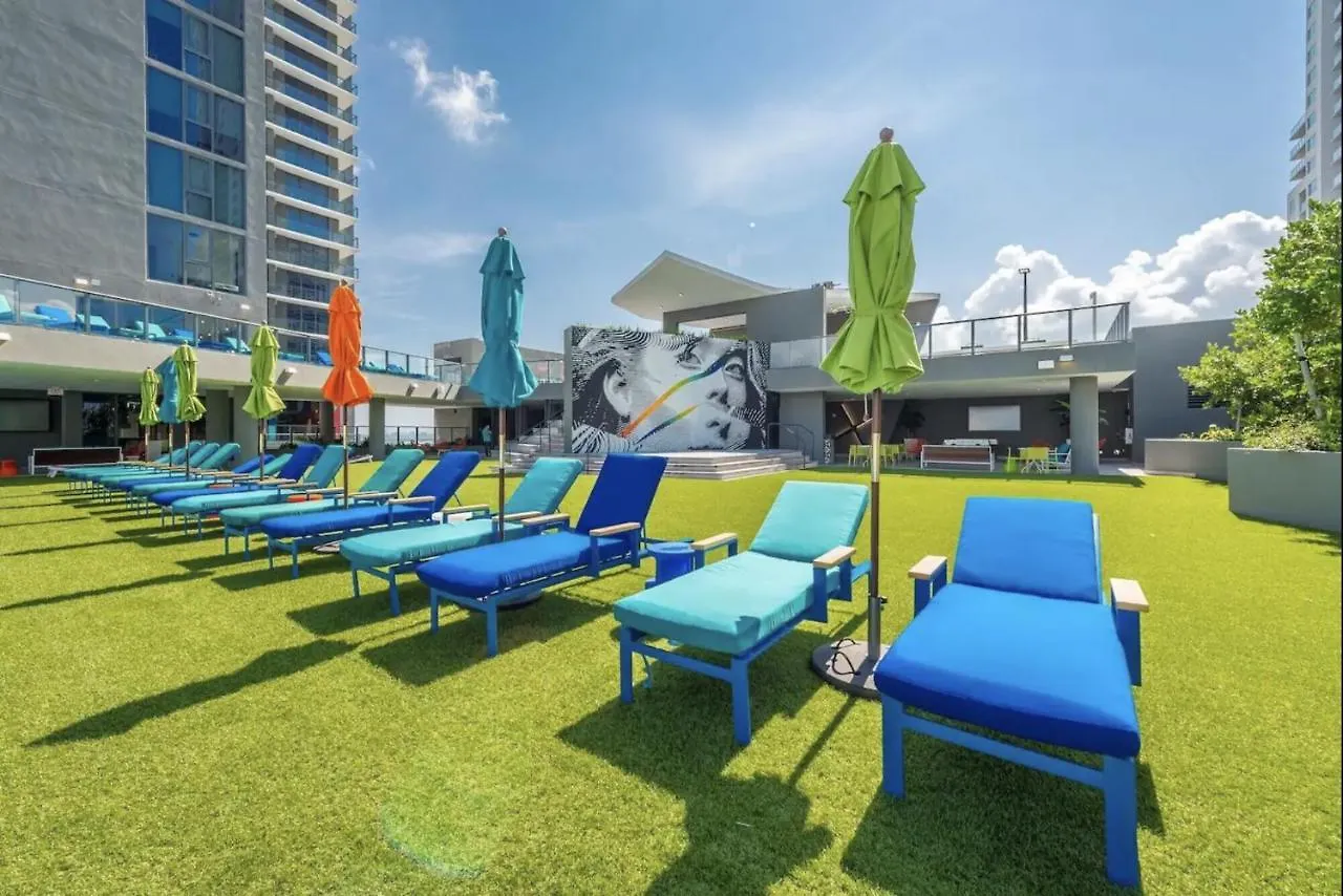 Luxury Studio In Heart Of Downtown With Ocean View Miami