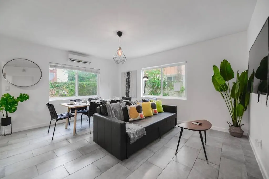 Great 2 Bedroom Near The Apartment *