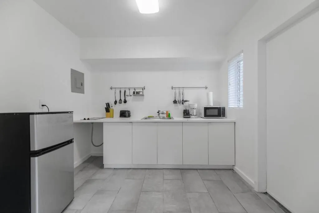 Apartment Great 2 Bedroom Near The
