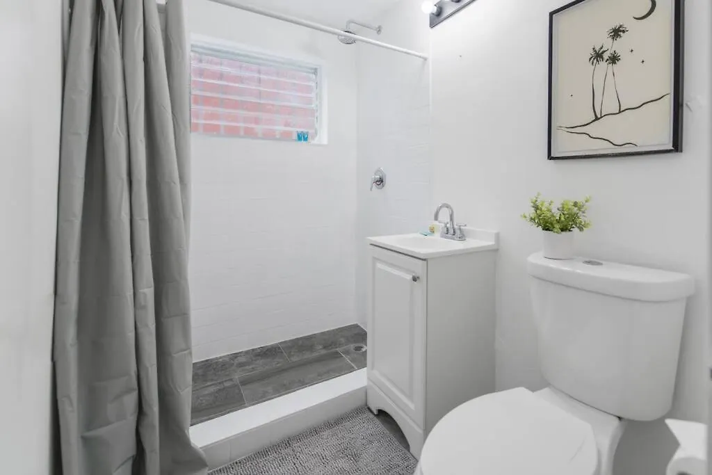 Great 2 Bedroom Near The Apartment