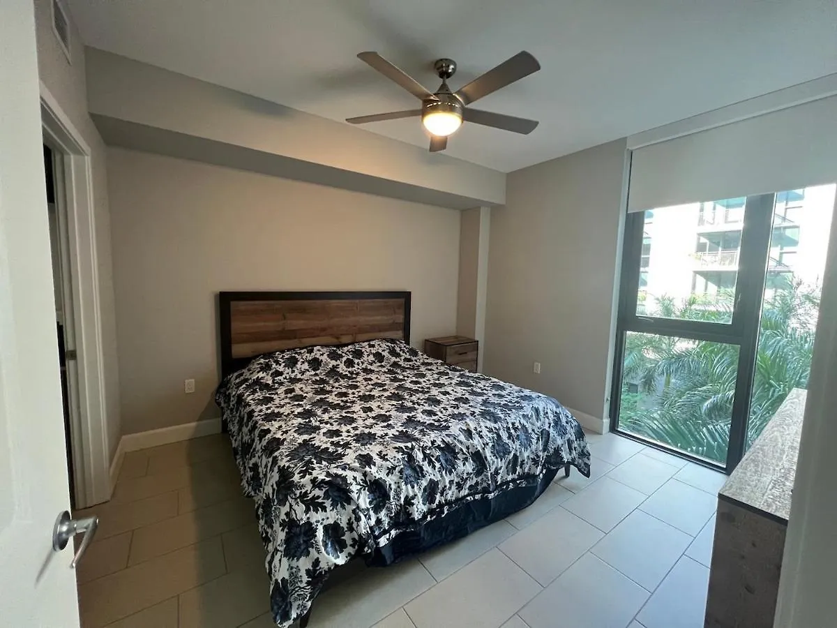 Upscale 2-bedroom Balcony And Pool View & Luxury Amenities In Miami-doral, Mins To Intl Apartment Miami