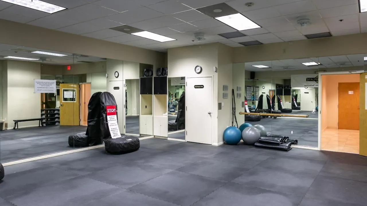 Edgewater Hideaway Minutes To Brickell Apartment Doral