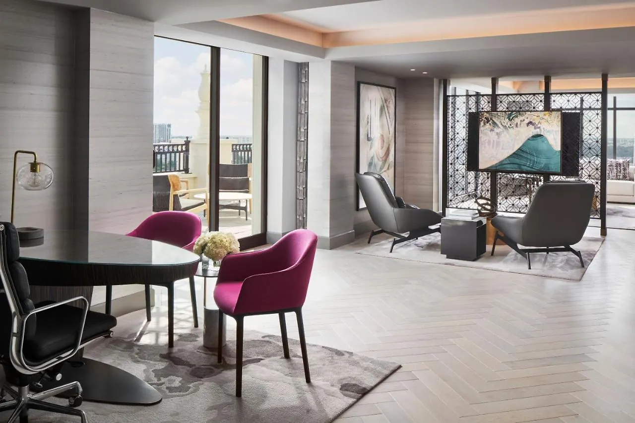 Hotel Loews