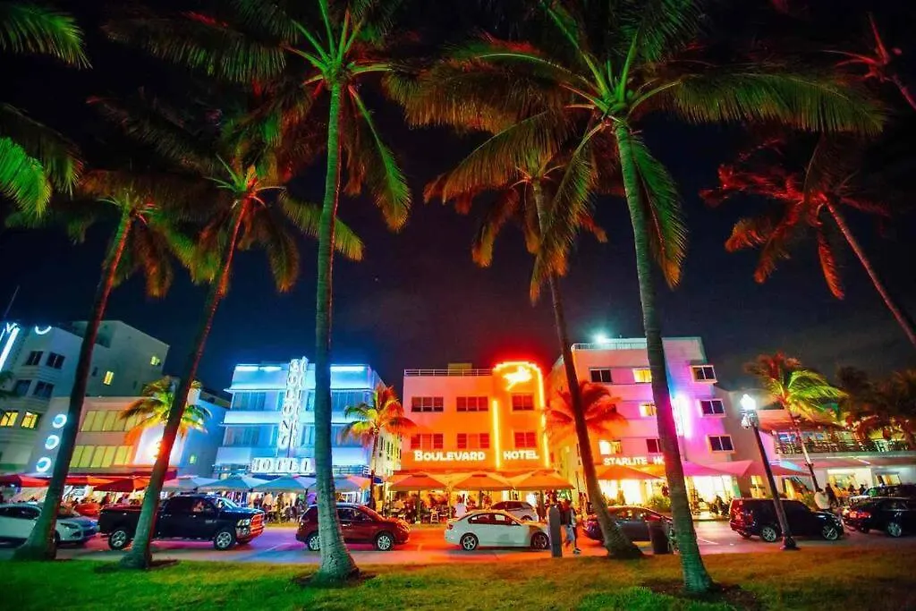 Holiday home Lush Tropical Big Close To Airport, Calle 8, Coral Gables And Lots Amenities *