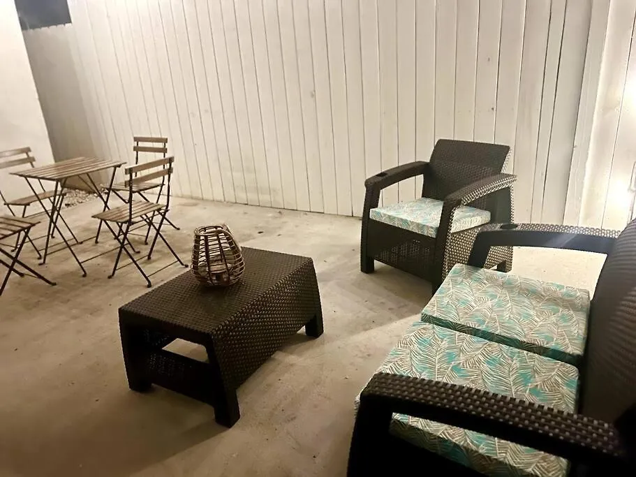 Intimate Casita Mia Minutes Away From Airport, Calle 8, Brickell, Coral Gables, The And More! Villa Miami